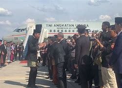 Jokowi Pulang Ke Solo Naik Mobil